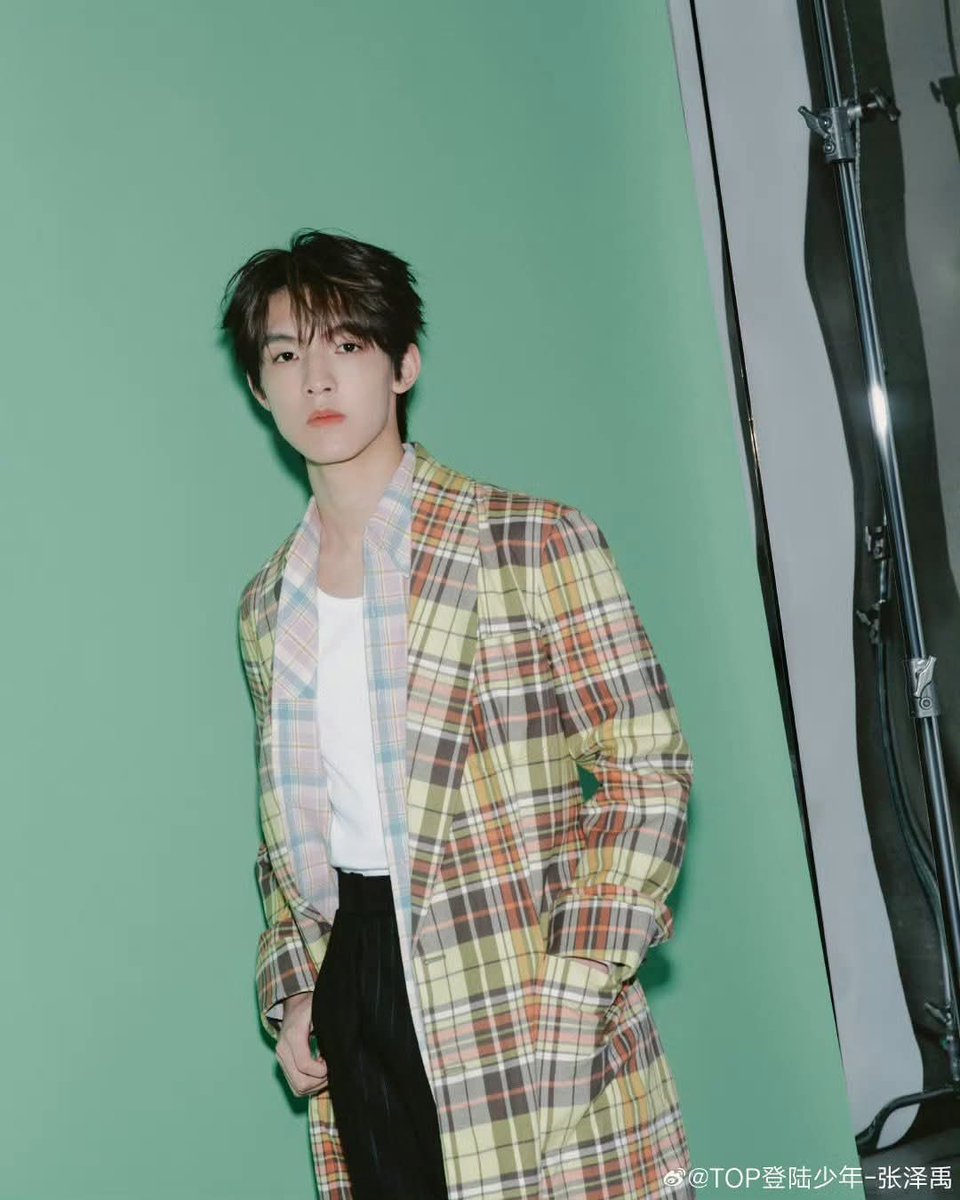 ZSunlly's tweet photo. @Prada Thank you @Prada   for giving TOP TransFormProject ZhangZeYu the opportunity in this Milan Fashion Week event, very proud of ZhangZeYu's appearance 💚

#ZhangZeYu
#PradaSS26 #Prada
#ZhangZeYuxPradaSS26 https://t.co/tH0MQCv3Fk