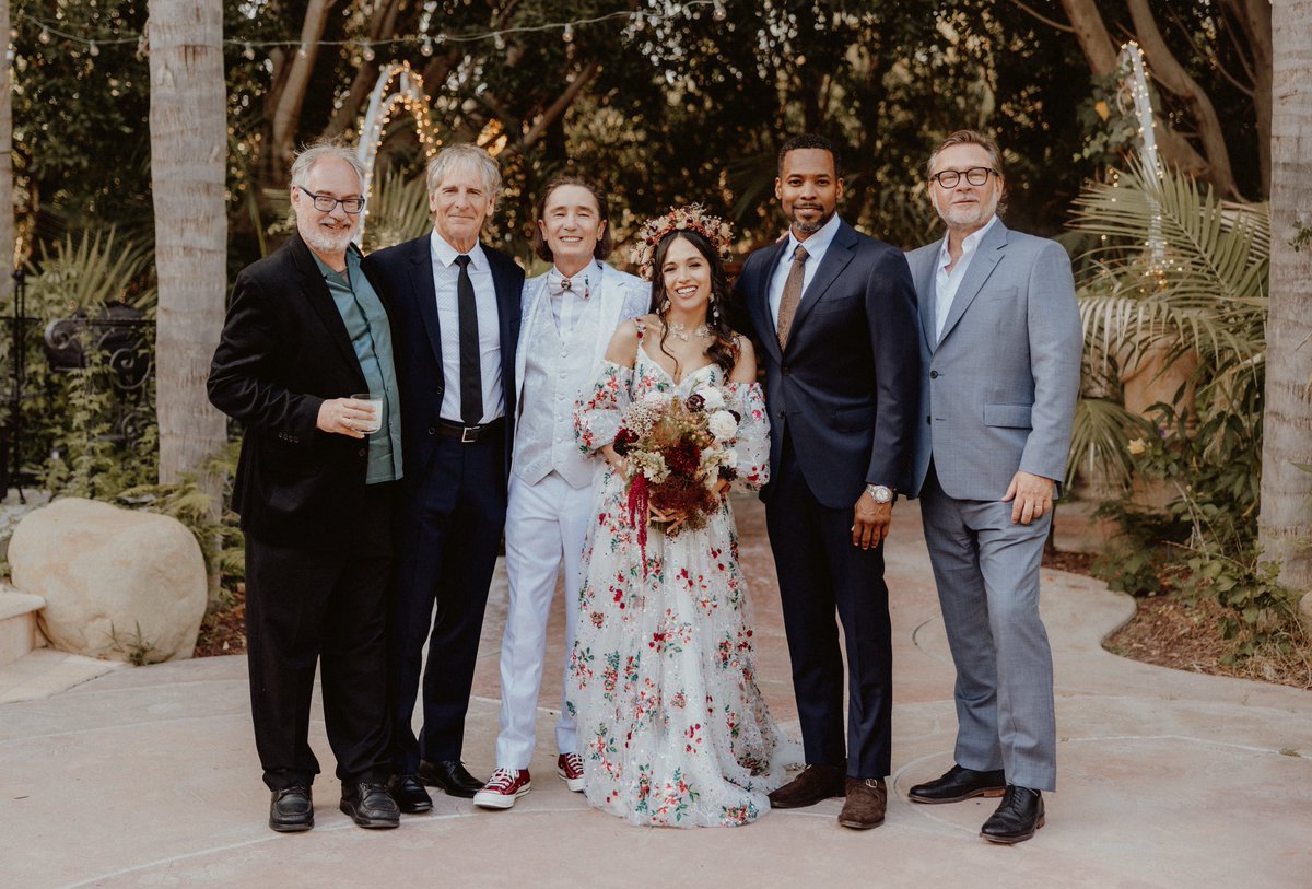 MrAMontgomery's tweet photo. Joined my Trek Brothers John, Scott and Connor to celebrate the union of our Brother Dominic and his bride Sarah! Blessings of love and light to them in all ways, always and forever !!🤍🙏🏾🤍 https://t.co/PM12n426yH