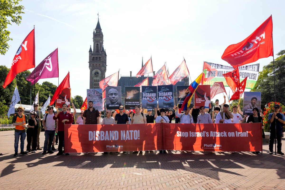 Den Haag is meer dan een eeuw de internationale stad van Vrede en Recht. Juist hier is er ruimte om je geluid te laten horen. Ook tijdens de NAVO-top faciliteert de gemeente dit. De afgelopen dagen hebben diverse groepen mensen zonder problemen hun steun of protest kunnen uiten.