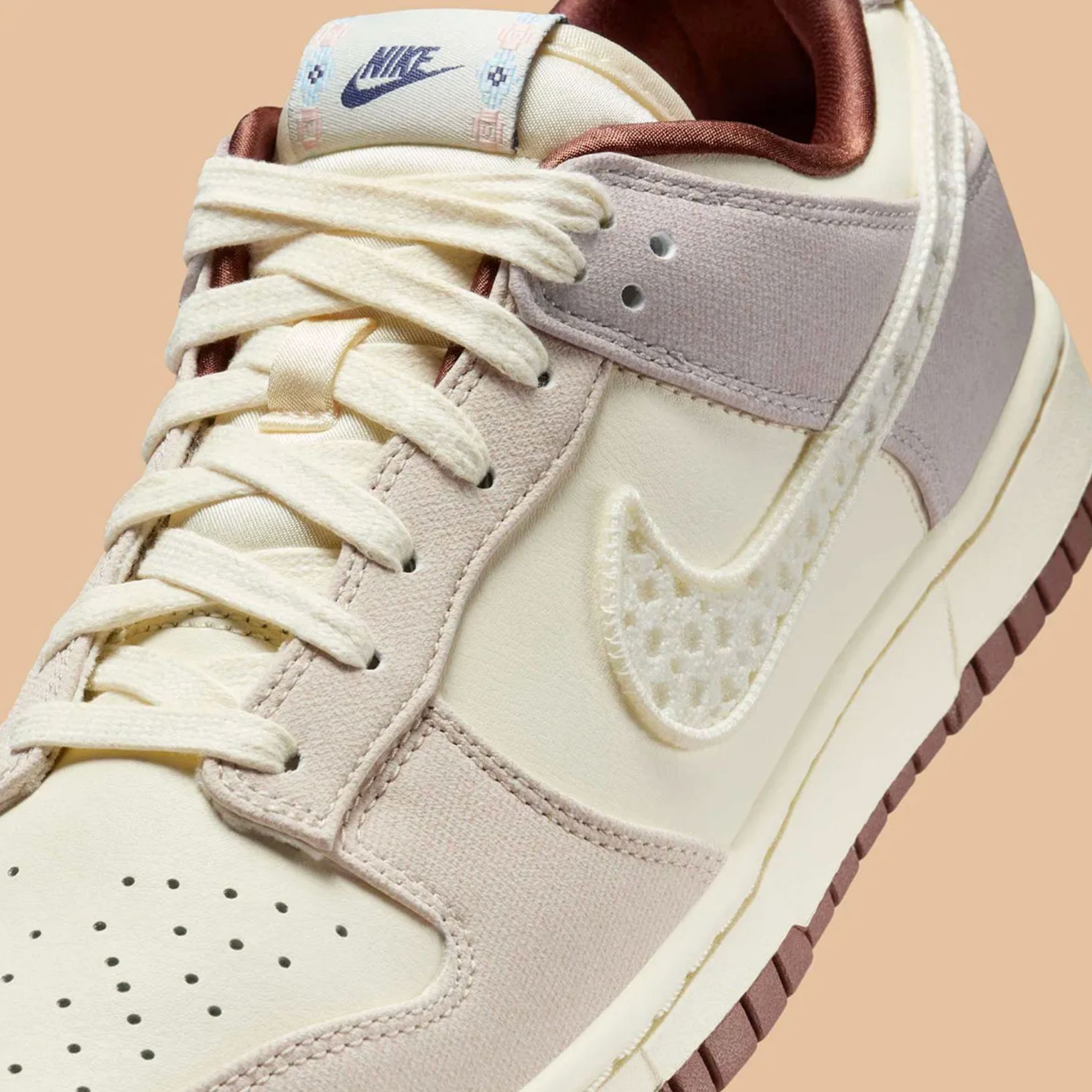 NIKE★(w) DUNK LOW LX★22-26cm★一途なパートナー★早期完売 HF4951-