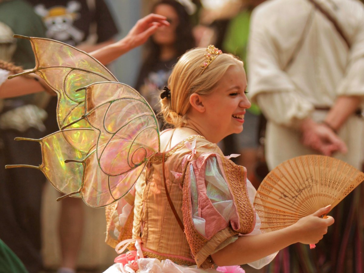 mnrenfest's tweet image. 🦋 Spread your wings and celebrate International Fairy Day!

 Fairy dust, magic, and tales await at the Minnesota Renaissance Festival. 🧚✨Have you met any of our Fair Folk? Comment below!

#mnrenaissancefestival #InternationalFairyDay #SpreadYourWings #renfest #huzzah