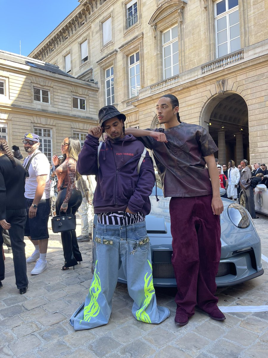 YvngJac's tweet image. 424 show dressed like a fool