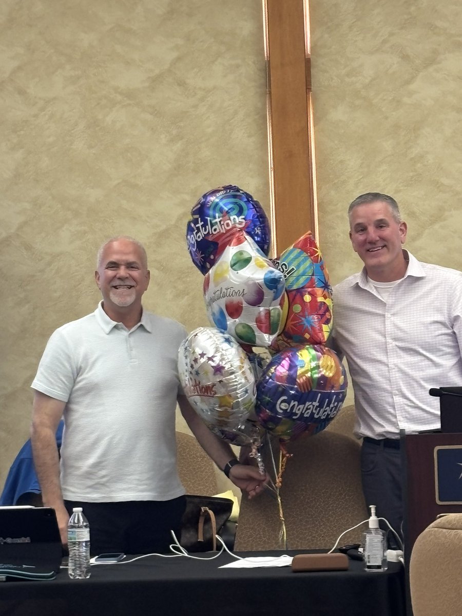 Congrats to <a href="/mikelubelfeld/">Michael Lubelfeld</a> and <a href="/npolyak/">Nick Polyak</a> on TEN years of aspiring superintendent Academy at <a href="/IllinoisASA/">IASA</a> !! We are lucky to have your leadership, and you are lucky to have your wives who sent these beautiful balloons to celebrate both of you! 🎈