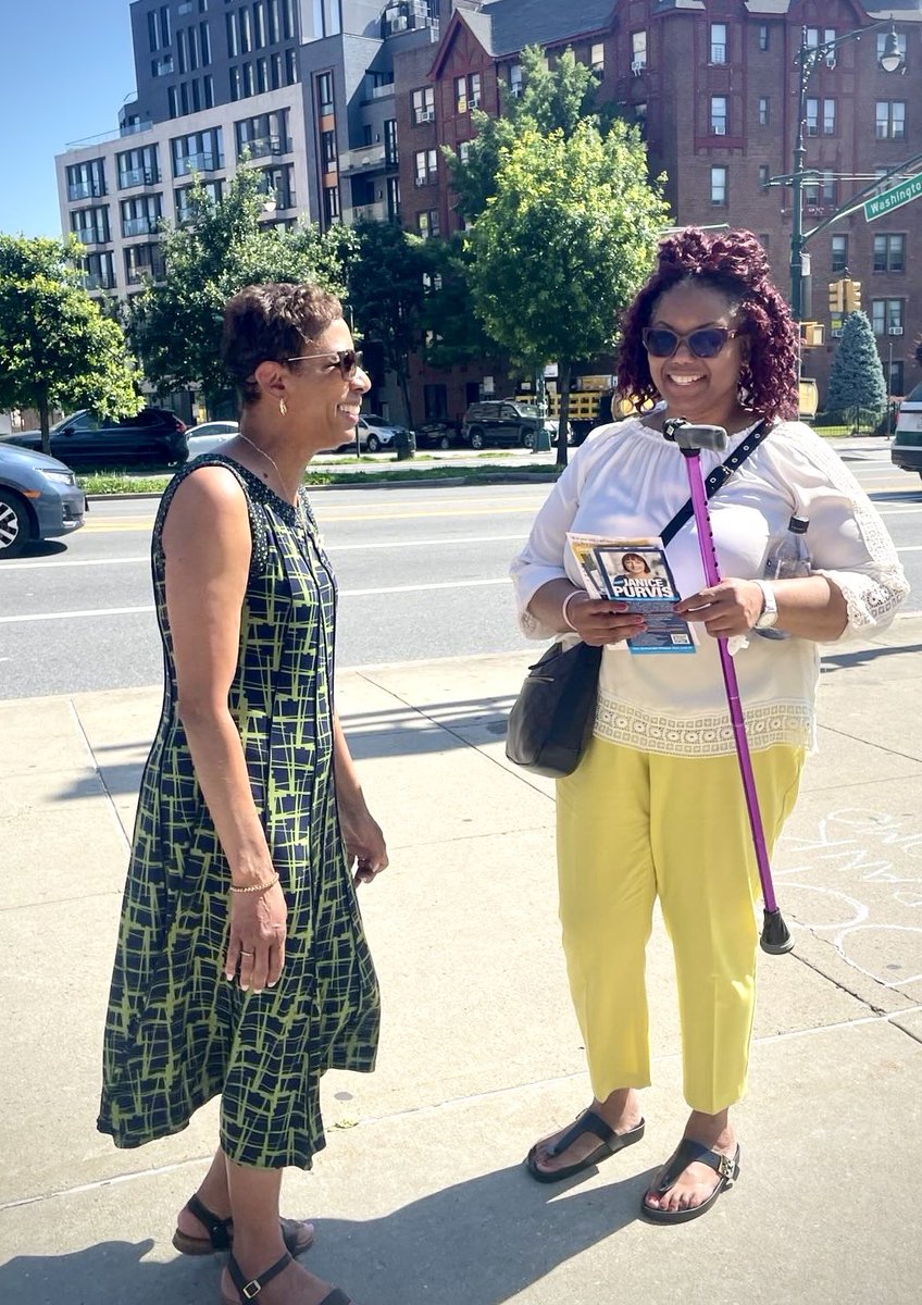 AdrienneEAdams's tweet image. We’re making the rounds today visiting polling locations all around NYC! Here we are at Brooklyn Museum with @crystalforbk greeting happy (and warm!) voters. Let’s keep it going New York!