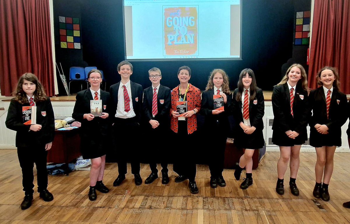athenalearning_'s tweet image. Last week, Year 7 students from Bideford College took part in the Schools Library Service Carnegie competition at Pilton College, presenting their brilliant take on King of Nothing by Nathanael Lessore. Well done! #BidefordCollege #CarnegieCompetition #SchoolsLibraryService