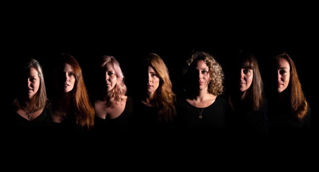 SAT JUN 28th 7.30pm in the park : KANA penleeparktheatre.com/events/kana-28… Based in Perranporth on the North Cornwall coast, Kana is a group of seven woman singing original material and reworked takes on folk songs.