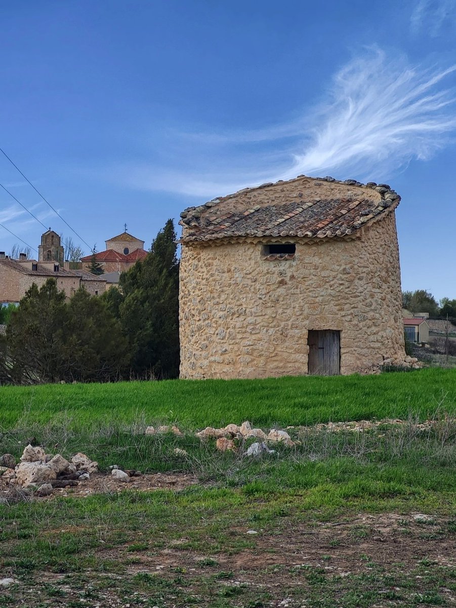 Turismo Castilla y León (@cylesvida) on Twitter photo La riqueza de nuestros paisajes también se compone de numerosos palomares que antaño sirvieron para la crianza de pichones y palomas.
📍 Morcuera, Soria
vía <a href="/RiberaRomyVIDa/">Ribera Románico y VIDa</a> La riqueza de nuestros paisajes también se compone de numerosos palomares que antaño sirvieron para la crianza de pichones y palomas.
📍 Morcuera, Soria
vía <a href="/RiberaRomyVIDa/">Ribera Románico y VIDa</a>
