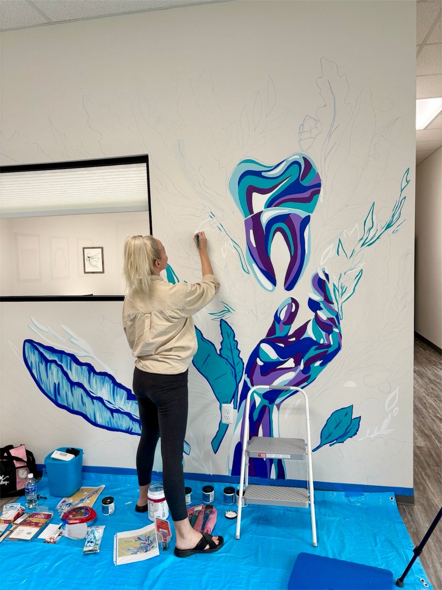 dynamicdigident's tweet image. Big smiles all around - our vibrant wall murals at 3DL are offically underway! Stay tuned for the stunning finished product! 🎨 💫  #art #DentalLabMakeover