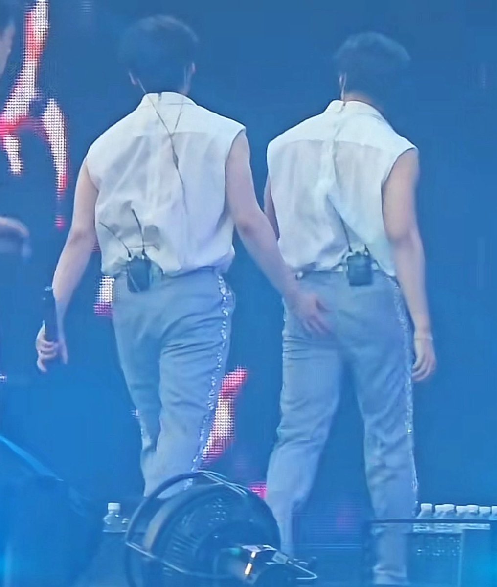 do i want to be Minho or want to be Jisung? Neither, i wanna keep being an outside observer 🩷💚