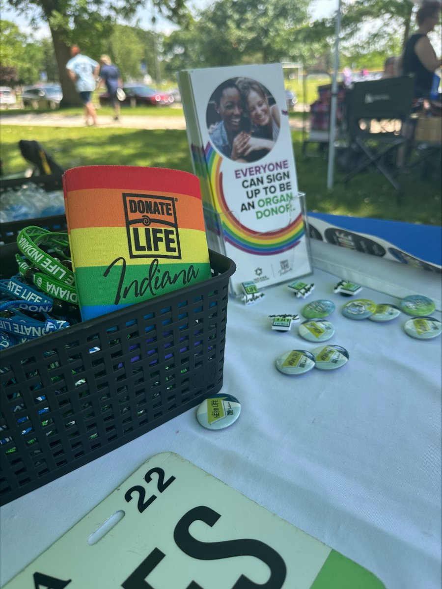 In celebration of Pride Month, Donate Life Indiana participated in the South Bend Pride on the Park!

We were honored to welcome South Bend Mayor James Mueller to our booth and share our mission with him.

Thanks for including us! ❤️🧡💛💚💙💜