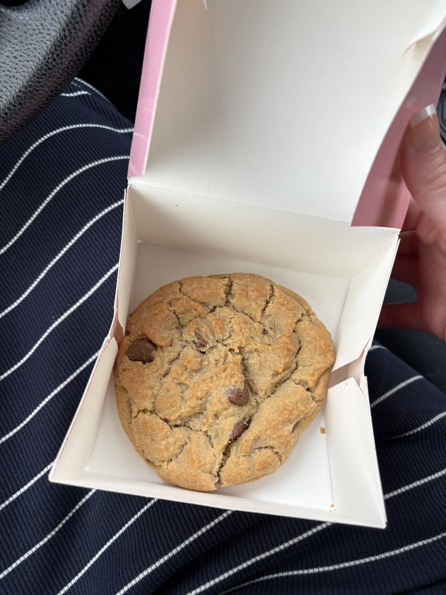_haleymccormick's tweet image. The Twins are not playing well right now, but if you go to a game and they get 6 hits you get a free Crumbl cookie. Now this is a deal (even if you do have to see them give up 10+ runs a game😂) #MNtwins
