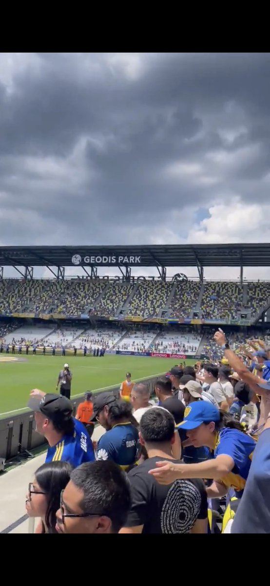 River a 9800km  // boca a 8000km
de Buenos Aires // de Buenos Aires

NO NOS COMPAREN NUNCA MÁS
🤍❤️🤍