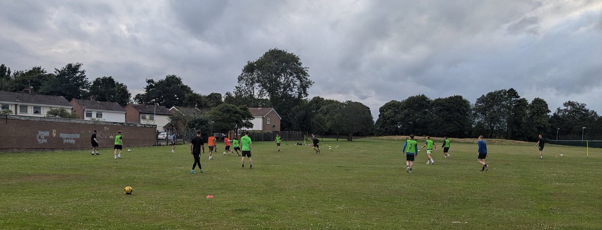 Another great session...lads were happy to see a ball 😉!!! Easy with committed lads who work their socks off 💙🐫 <a href="/Haywaphi17/">Phill Hayward - 10k a day for a year 🦶🏻🏃🏻‍♂️💙</a> <a href="/cammelllairdfc/">Cammell Laird 1907 FC</a>