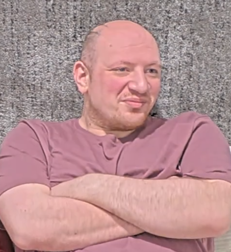 Aryeh is blushing with Letty in the room :3 #fishtanklive #fishtankdotlive