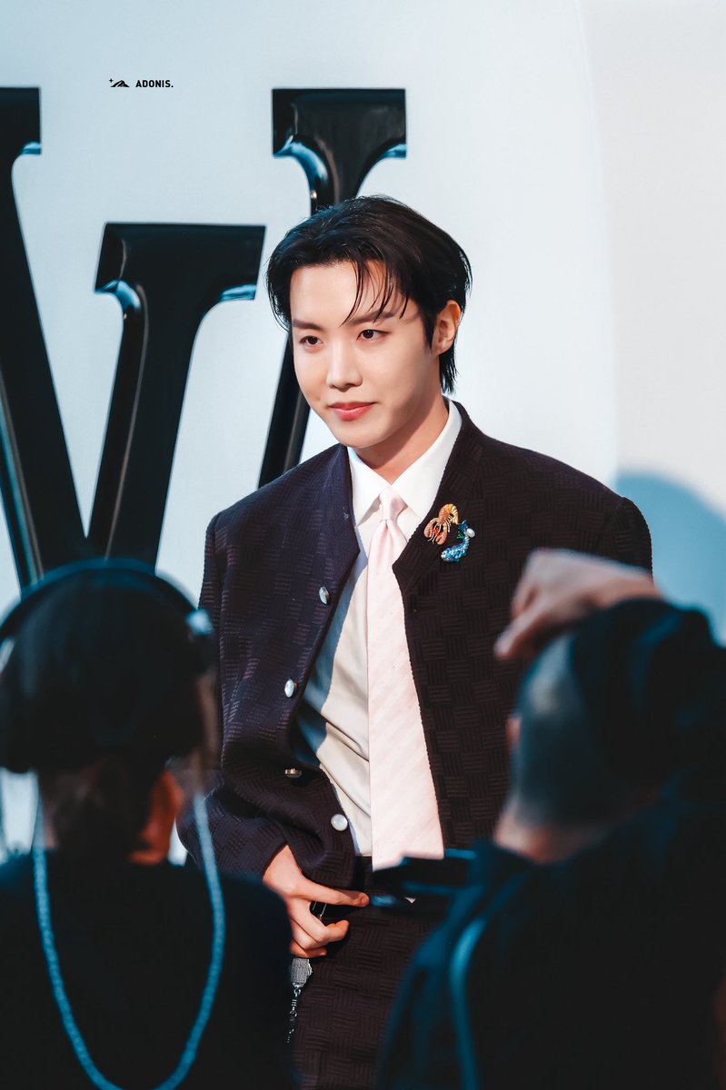 250624 LOUIS VUITTON

#제이홉 #정호석 #JHOPE
#BTS #방탄소년단 <a href="/BTS_twt/">방탄소년단</a>