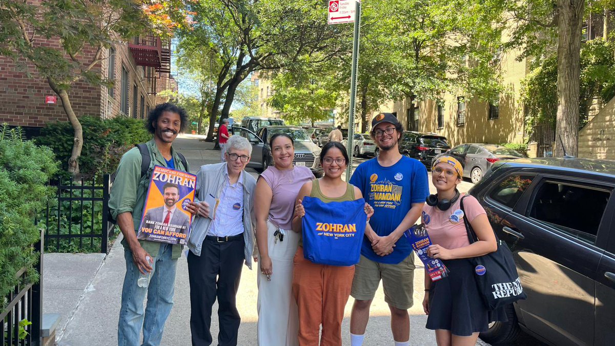 Zohran Kwame Mamdani (@zohrankmamdani) on Twitter photo 🧵 Our incredible volunteers are braving the heat and turning out voters across the five boroughs. 
📍 Norwood 🧵 Our incredible volunteers are braving the heat and turning out voters across the five boroughs. 
📍 Norwood