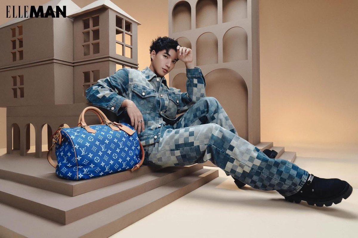 tra_my09's tweet photo. He doesn’t chase the spotlight. He brings it — HIEUTHUHAI in Louis Vuitton
@LouisVuitton
HIEUTHUHAI in Paris for LVMenSS26
#HIEUTHUHAIxLVMenSS26 https://t.co/jNCOeoj52Q