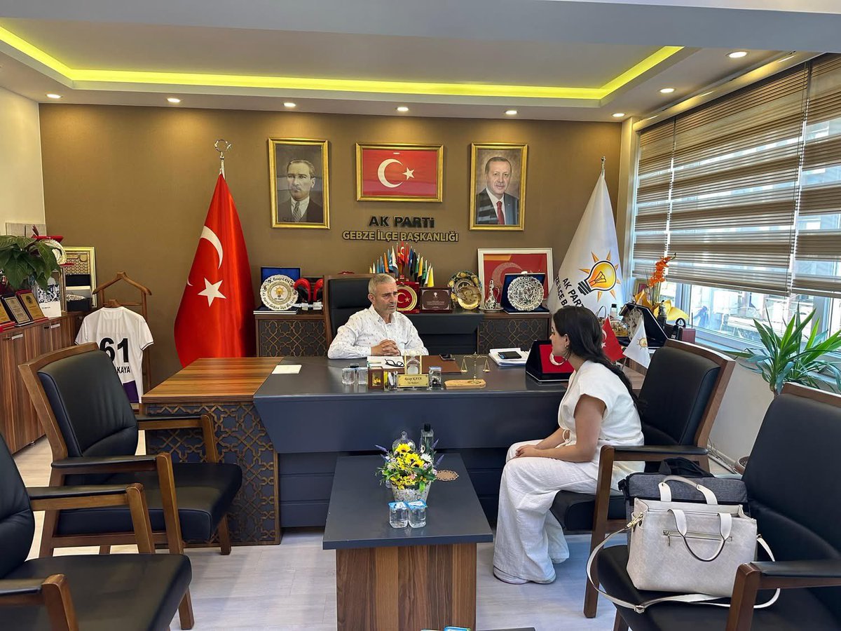 Gebze İlçe Teşkilatımızda ziyaretimize gelen Gebze’li hemşehrilerimizin öneri ve görüşlerini dinleyerek taleplerini almaya devam ediyoruz.
Nazik ziyaretleri için tüm hemşerilerimize teşekkür ediyorum.

#AkPartiGebze
#TürkiyeYüzyılı