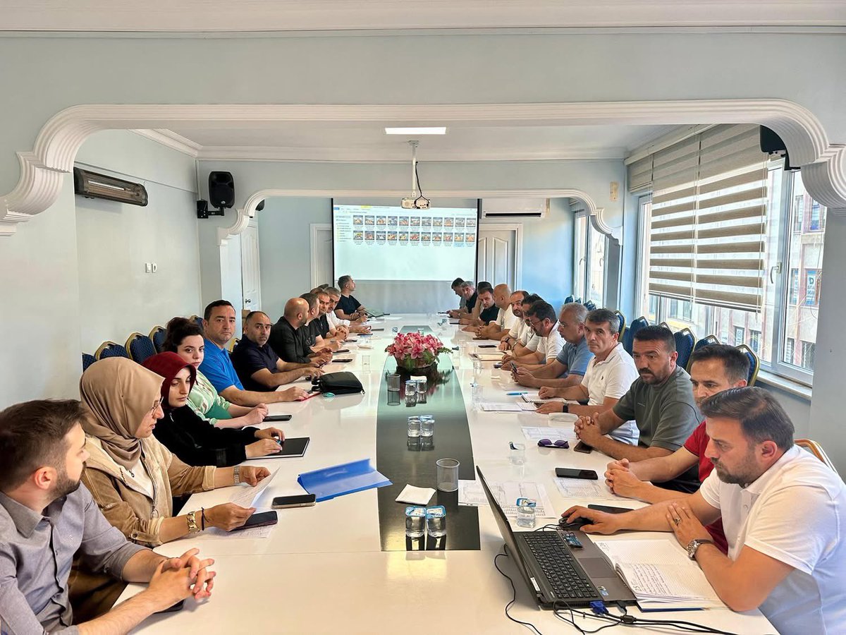 İl yöneticimiz Neslihan Erattır’ın katılımıyla haftalık olağan İlçe yönetim kurulu toplantımızı gerçekleştirdik. 
Toplantımızın hayırlara vesile olmasını diliyorum. 

#AkPartiGebze
#TürkiyeYüzyılı