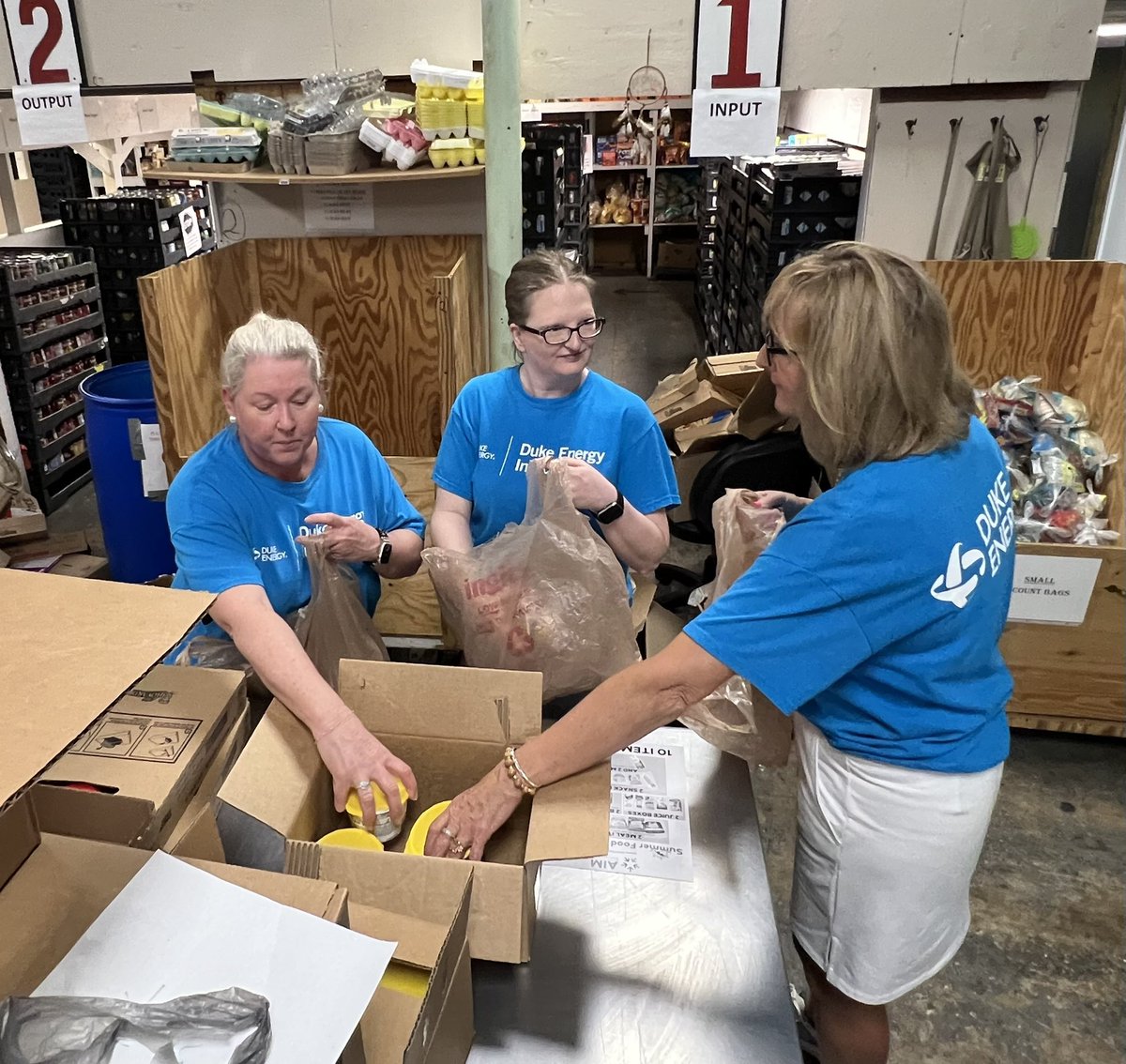 trentacker's tweet image. As part of a focus on Share the Light agencies, today @DukeEnergy volunteers assembled nearly 300 Food 4 Kids summer food packs at @aimcharity, the largest STL agency in the Upstate region of South Carolina
Learn more about the summer food program here: aimcharity.org/kids.php