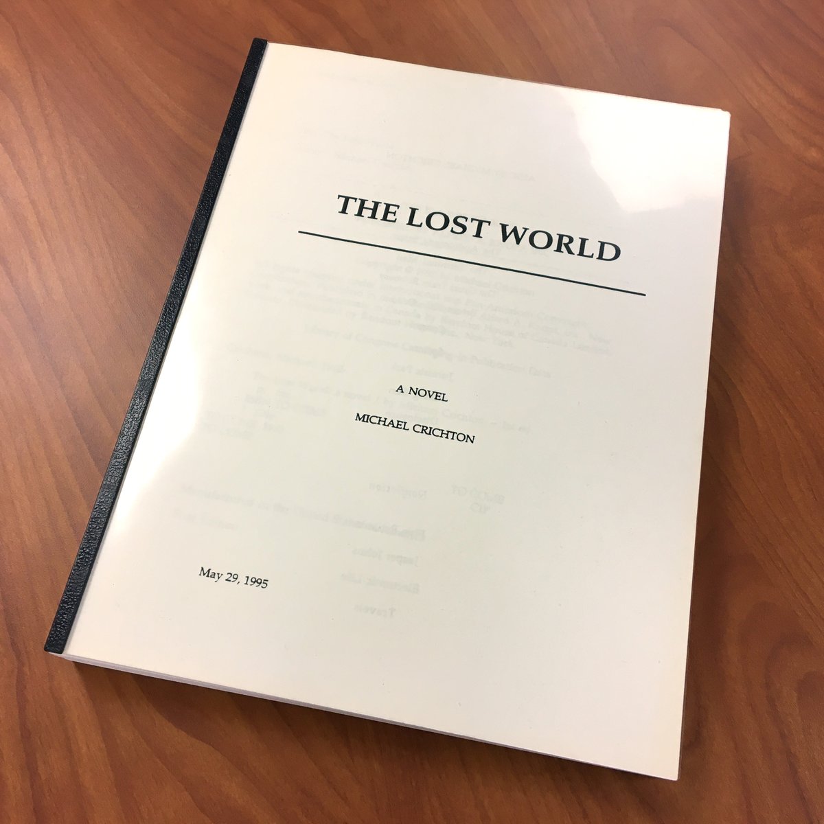 AdvCollectibles's tweet photo. A few years ago I uncovered an early draft of The Lost World by #MichaelCrichton which contained an unpublished alternate ending, never seen by the public. It featured a mysterious character named Elliot Wu, the caretaker of Site B and brother of Henry Wu. 🤯#JurassicWorldRebirth https://t.co/YXXztqTL9y