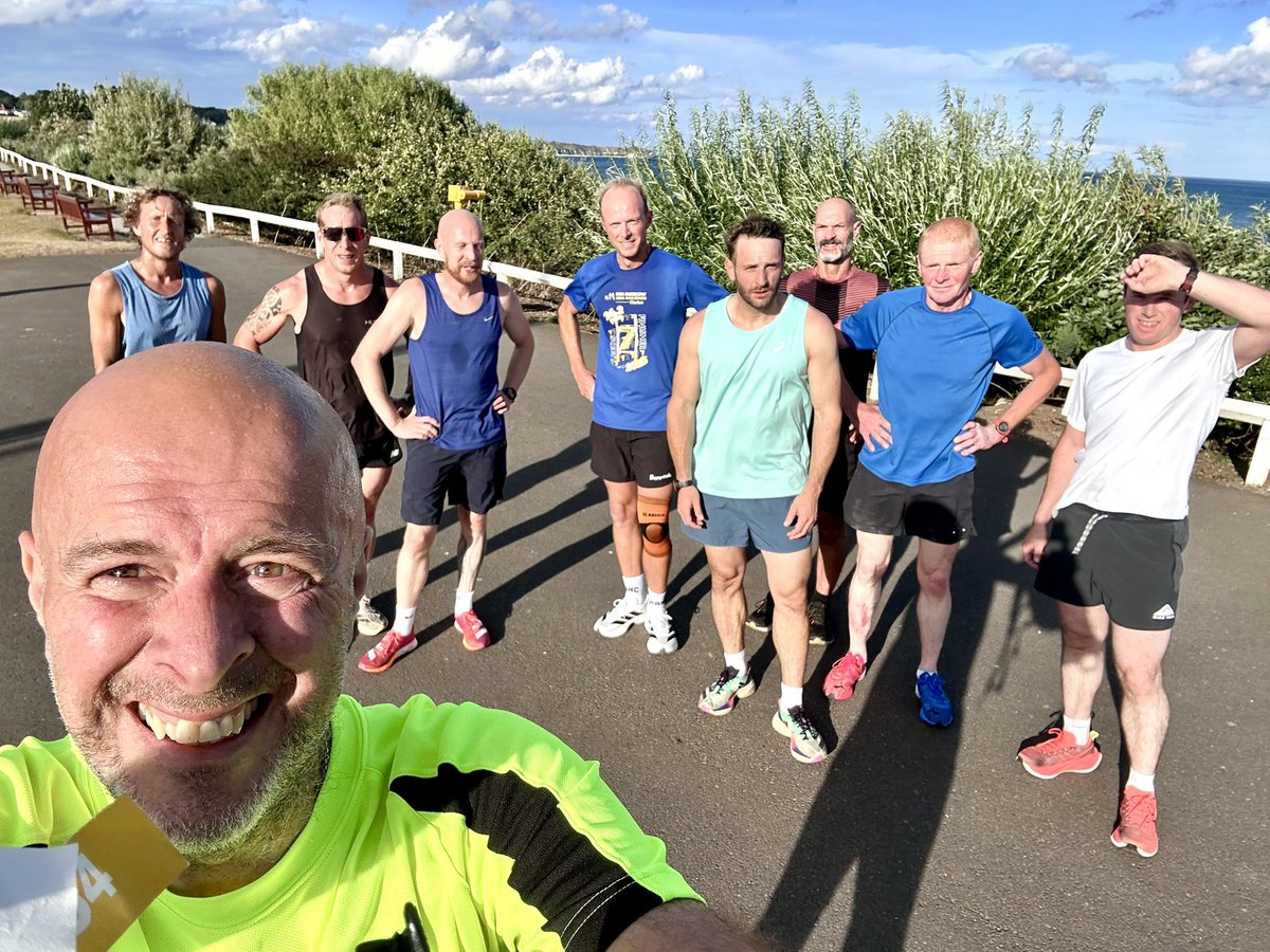 Progradar's tweet photo. Tuesday double dipping with a tough BRR Chairman’s Choice session - wu, 3x4mins hill reps, 4(1H1R),3(90H90R),2(2H2R),2(1H1R), cd - 🥵😂 quality work from everyone 😊🏃♂️👏💪 @RunComPod #chairmanschoice https://t.co/Fy7UMXSfOR