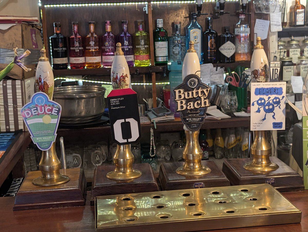 PubsCymru's tweet photo. Peint da o #Blwbri gan @BragdyTwtLol draw yn y #LionInn #Trellech #SirMynwy 
Tafarn hynafol yn dyddio nôl i 1580 https://t.co/ngu8gJIEov