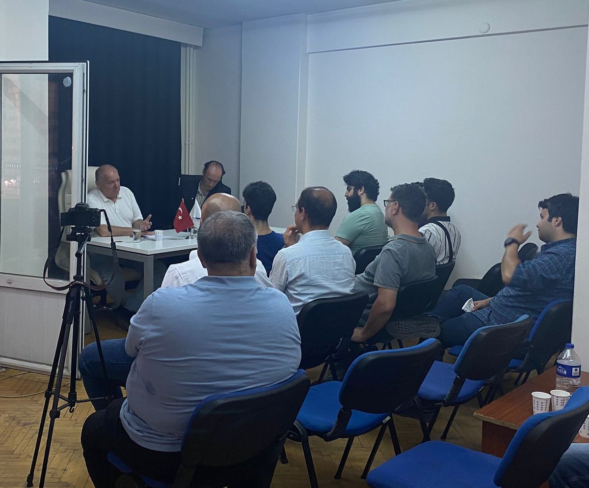 LDP İstanbul İl Başkanlığı (@liberallerist) on Twitter photo Eski Genel Başkanımız Cem Toker'in (<a href="/tokcem/">CEM TOKER🐬</a>) katılımı ile gerçekleştirdiğimiz “Liberal Siyasetin Dünü, Bugünü” programını tamamladık. Kendisine katılımlarından dolayı çok teşekkür ediyoruz. Eski Genel Başkanımız Cem Toker'in (<a href="/tokcem/">CEM TOKER🐬</a>) katılımı ile gerçekleştirdiğimiz “Liberal Siyasetin Dünü, Bugünü” programını tamamladık. Kendisine katılımlarından dolayı çok teşekkür ediyoruz.