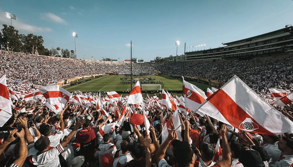 francodattellis's tweet photo. No nos comparen nunca más. Por favor.

La que copa en todas partes 🤍❤️🤍. https://t.co/4IJzu1A9Qi