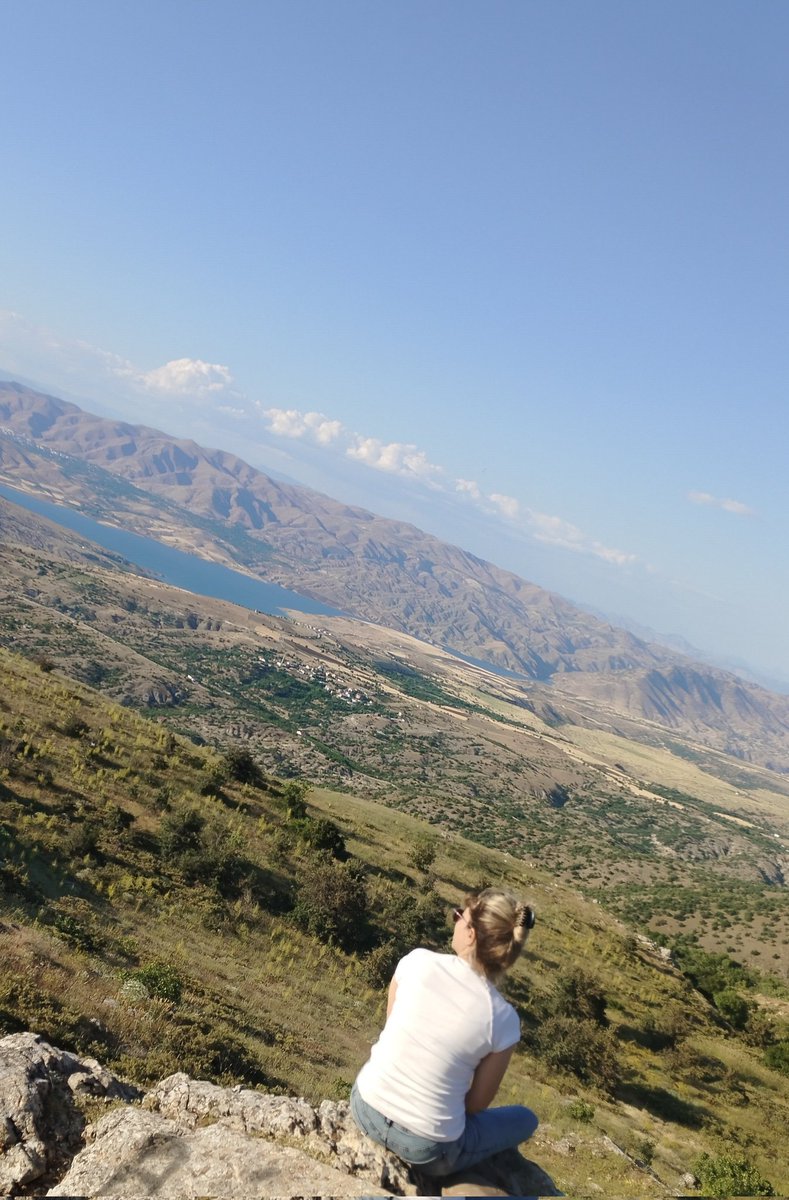 Doruklara sevdalandım ışığa doymak için...