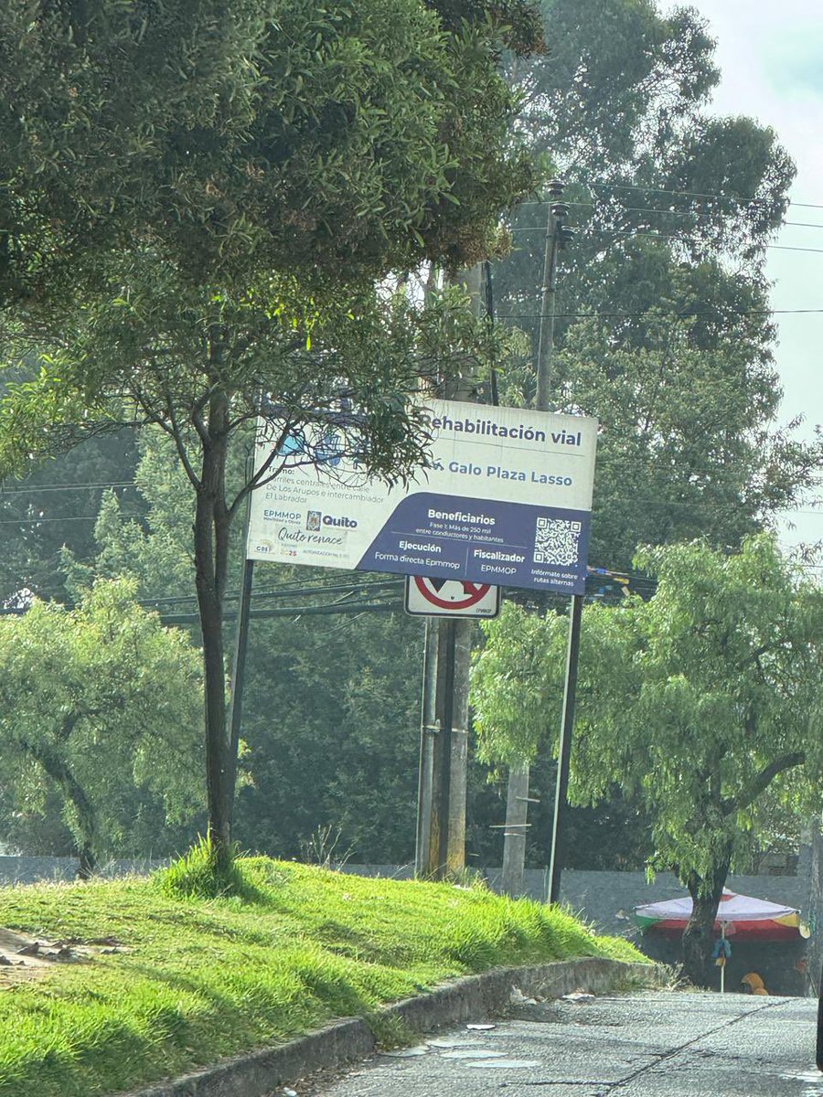 Esteban Najas Raad (@enajas) on Twitter photo El Municipio instala vallas que tapan señales de tránsito.
👉 Mira la conversación con <a href="/AndresCarrionTA/">Andres Carrion</a> sobre esta vergüenza urbana: 📺👇
youtube.com/live/MbEaDRbaj…
#valla #Vallas #CorrupciónVisual El Municipio instala vallas que tapan señales de tránsito.
👉 Mira la conversación con <a href="/AndresCarrionTA/">Andres Carrion</a> sobre esta vergüenza urbana: 📺👇
youtube.com/live/MbEaDRbaj…
#valla #Vallas #CorrupciónVisual