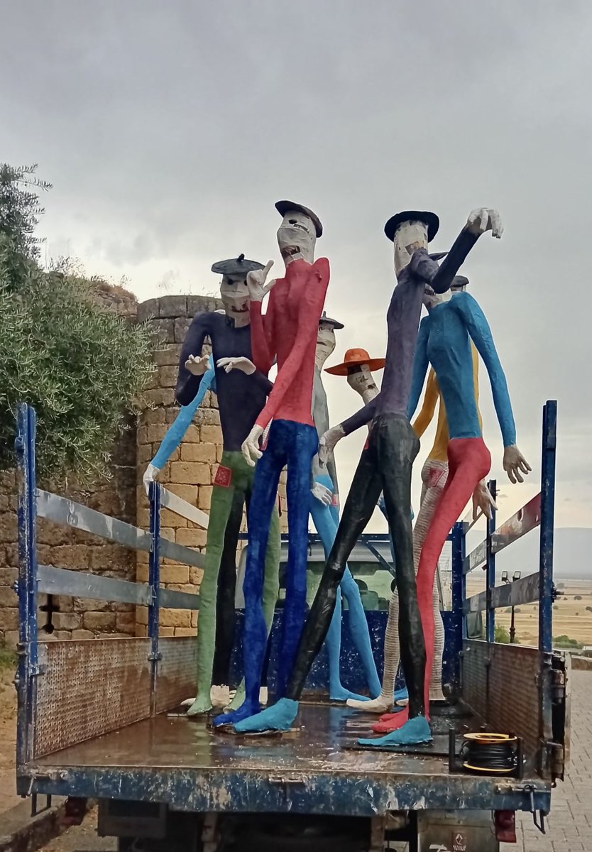 🎭 ¡Ya están aquí! 🎭

Los Noctívagos han tomado Oropesa y anuncian que el teatro invadirá las calles de Oropesa muy pronto.

#Noctívagos2025 #teatroenlacalle