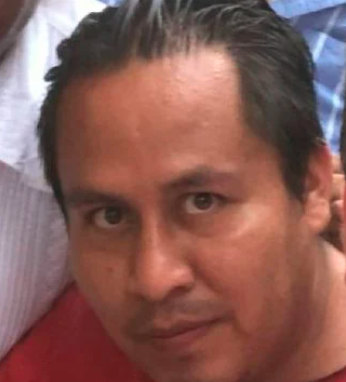 azucenau's tweet photo. 🔴 El periodista independiente Salomón Ordóñez Miranda fue asesinado a balazos en el municipio de #Cuetzalan, Puebla; pese a las labores médicas que se realizaron, lamentablemente falleció.

Por su parte, el gobernador Alejandro Armenta aseguró que la Fiscalía de Puebla ya realiza las investigaciones correspondientes para esclarecer el hecho. 

"En el gobierno no se promueve la violencia, no hay una acción del gobierno, nosotros no confrontamos, protegemos". 

📹@ControversiaPu4