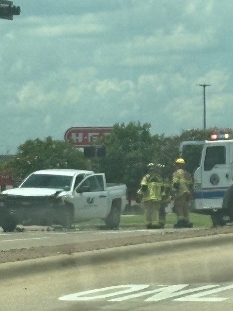 🚨CRASH REPORT: Texas Ave and Holleman Dr involving a College Station Utilities vehicle. All of the southbound traffic on Texas is being diverted either east or west on Holleman Drive. 

📸: Riley Thompson and CSPD