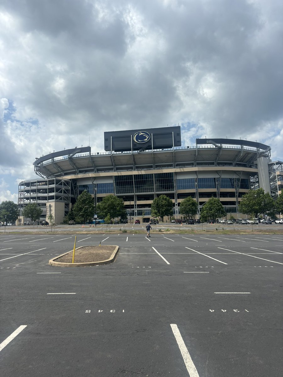 amir_hogans2's tweet image. Had a great time visiting @PennStateFball this past weekend for their Lasch Bash Barbecue! Thank you for the hospitality!
@CoachLustig @CoachLang22 @Red_Zone75 @Tonyrazz03