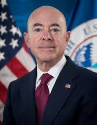 🚨BREAKING: Attorney General Pam Bondi is reportedly preparing to charge Alejandro Mayorkas with treason, alleging he intentionally permitted 20 million undocumented immigrants to enter the U.S., an act claimed to undermine America’s sovereignty.

Do you support this?