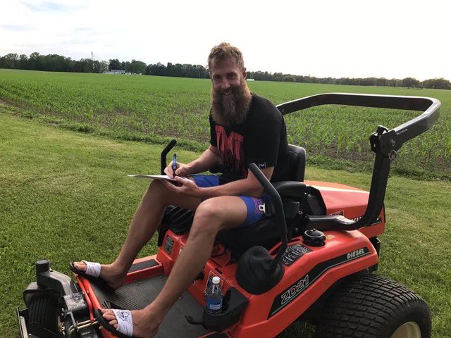 Hockey Hall of Famer Joe Thornton 🐓