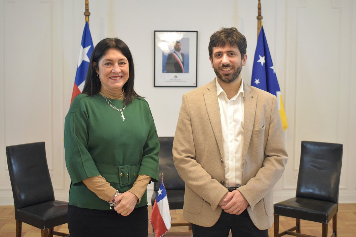 👷‍♀️Directora Nacional de #AeropuertosMOP Claudia Silva, realiza una exposición de la cartera de proyectos al Consejo Regional de Magallanes y de la Antártica Chilena, que contempla una inversión sectorial de 500 mil millones de pesos para la ampliación del aeródromo de Puerto