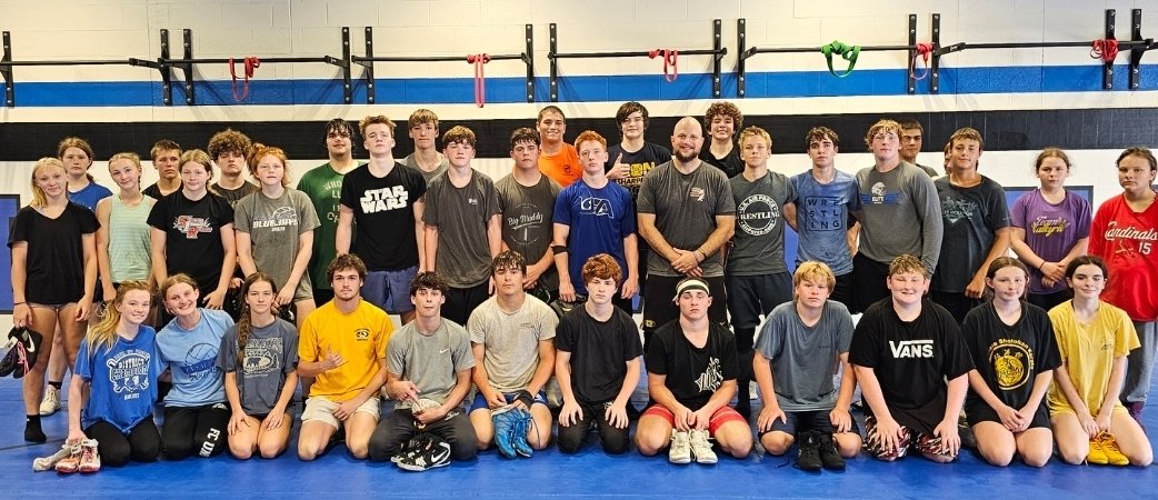 WASHMOWRESTLING's tweet image. Big thanks to Coach Batcheller for leading day 2 of camp!
