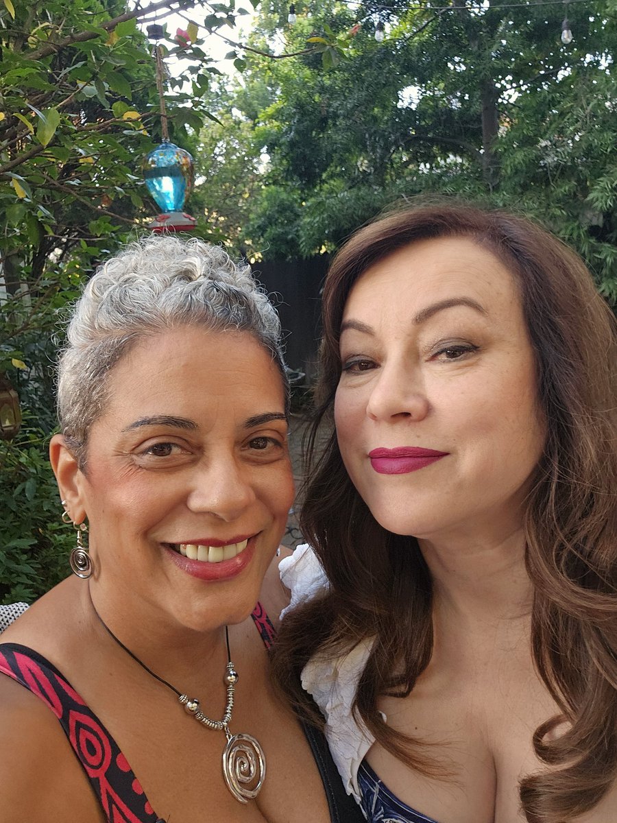 I had a great time with some of the cast of "Relax It's Just Sex!" Steven Wolfe and Niq prepared a wonderful dinner. The memories were flowing. Lovely.

@thechriscleveland, @jennifertilly, @arpinorichie, @montgomerycamjr

#actor #actorlife #films  #PrideMonth2025 #relax #sex