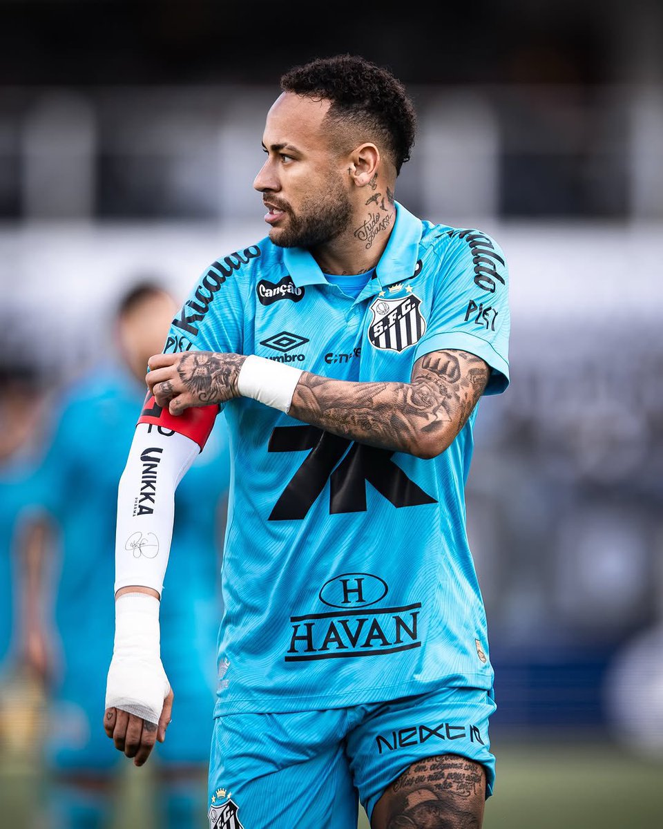 Ele fica! 🚨

Neymar renova com o Santos.