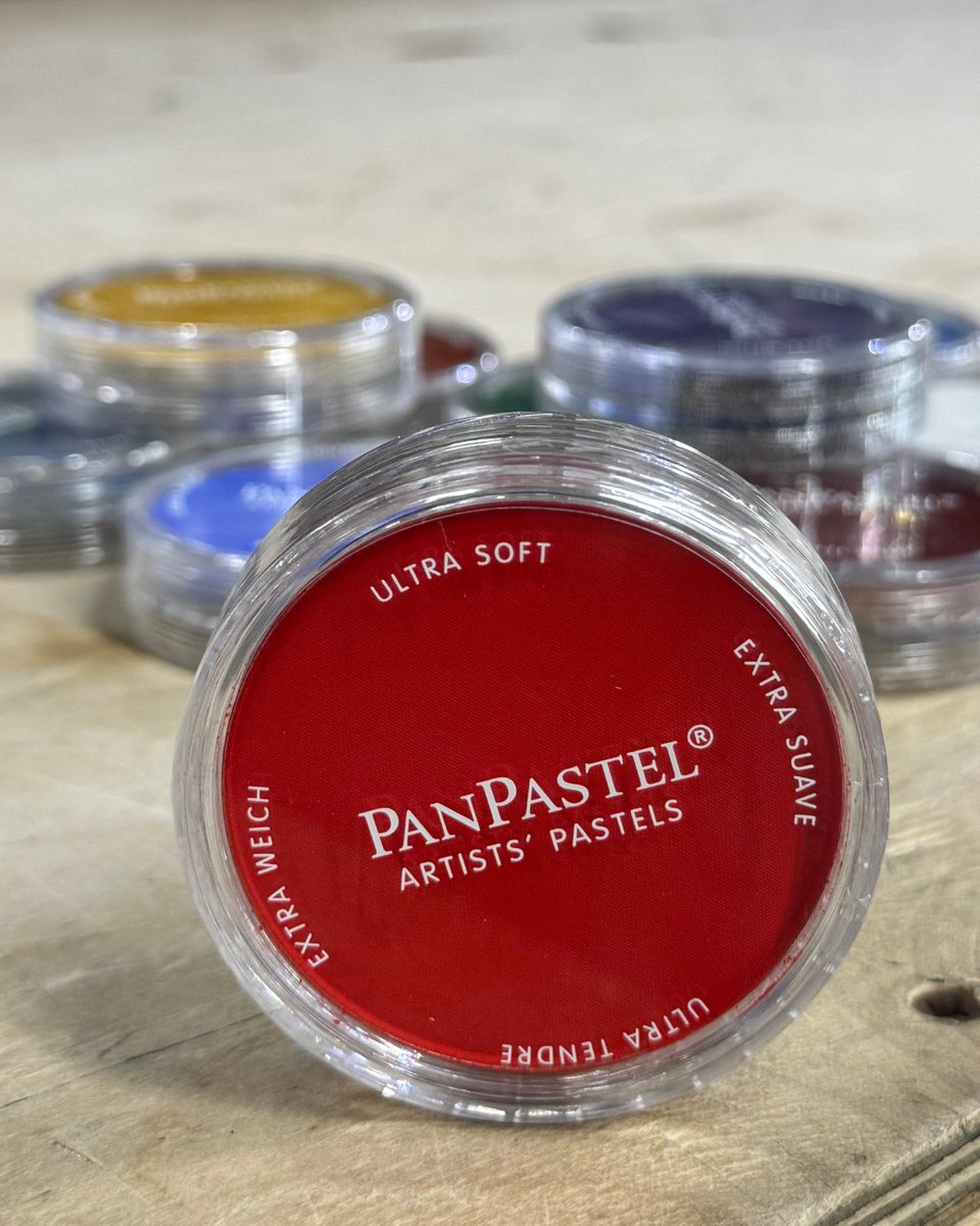 Taxidermy Tip Tuesday 📷 

We’ve put together a handcrafted  Pan Pastel list specifically for painting a Shane Smith turkey head, straight from the pros. Save this for your next project!  Want the exact McKenzie item numbers? Shoot us a message!
#TaxidermyTipTuesday