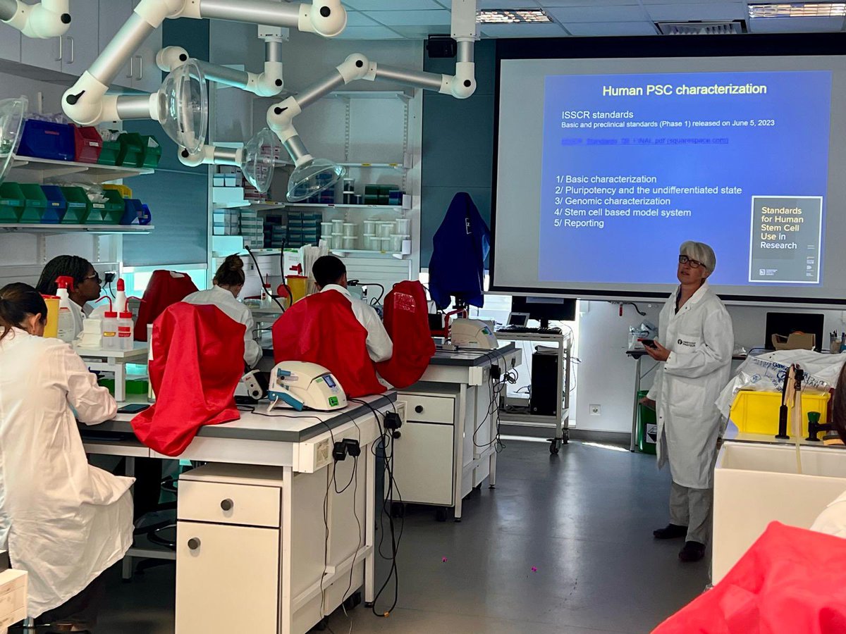 LabTajbakhsh's tweet image. Pluripotency, CRISPR/Cas9, organoid days. Lectures to bench. With a precious and passionate lecture by Michele De Luca