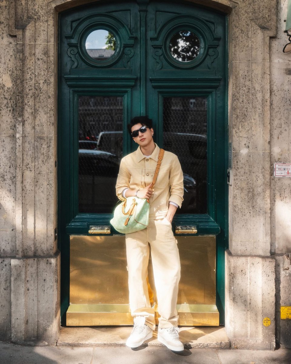 veengdo's tweet photo. Every pixel in this picture is a personal attack on my heart
@LouisVuitton
HIEUTHUHAI in Paris for LVMenSS26
#HIEUTHUHAIxLVMenSS26 https://t.co/fYly2Nhp2b