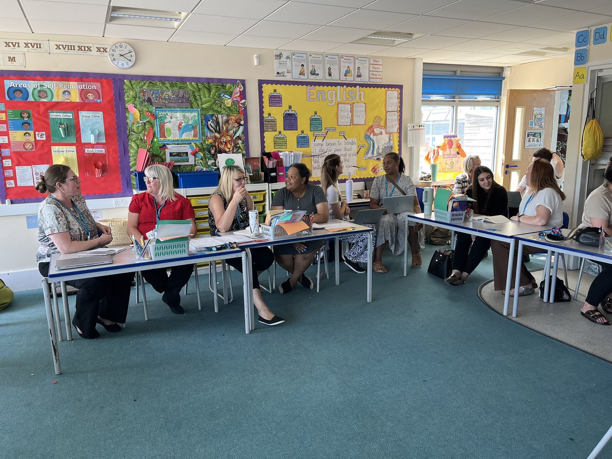 CatherineRusht2's tweet image. Thoughtful, receptive, engaged✈️
Group rehearsal in flight at @AcademyTrust Kingsmoor!

Using the ‘Right is Right’ technique, rehearsing how to respond when answers are nearly there—but not quite.
Group rehearsal energises PD! 

#TransformingPD