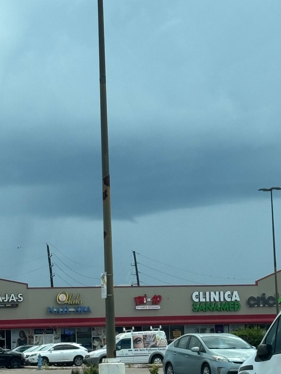 _TwistedNature's tweet image. Possible Funnel Cloud from SW Harris County looking in the direction of a cell in Fort Bend County TX. #txwx  #houwx @NWSHouston