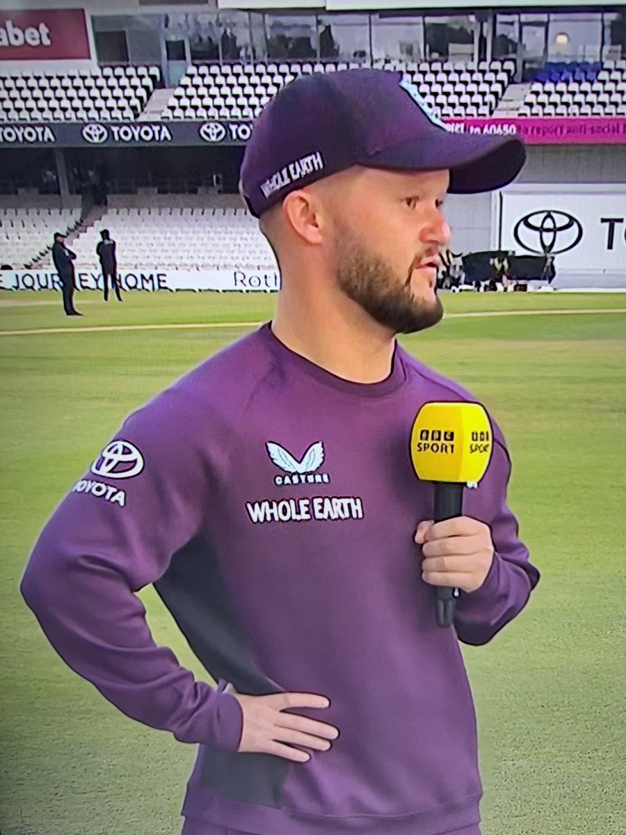 oliverjamesking's tweet image. What a heroic innings from Duckett