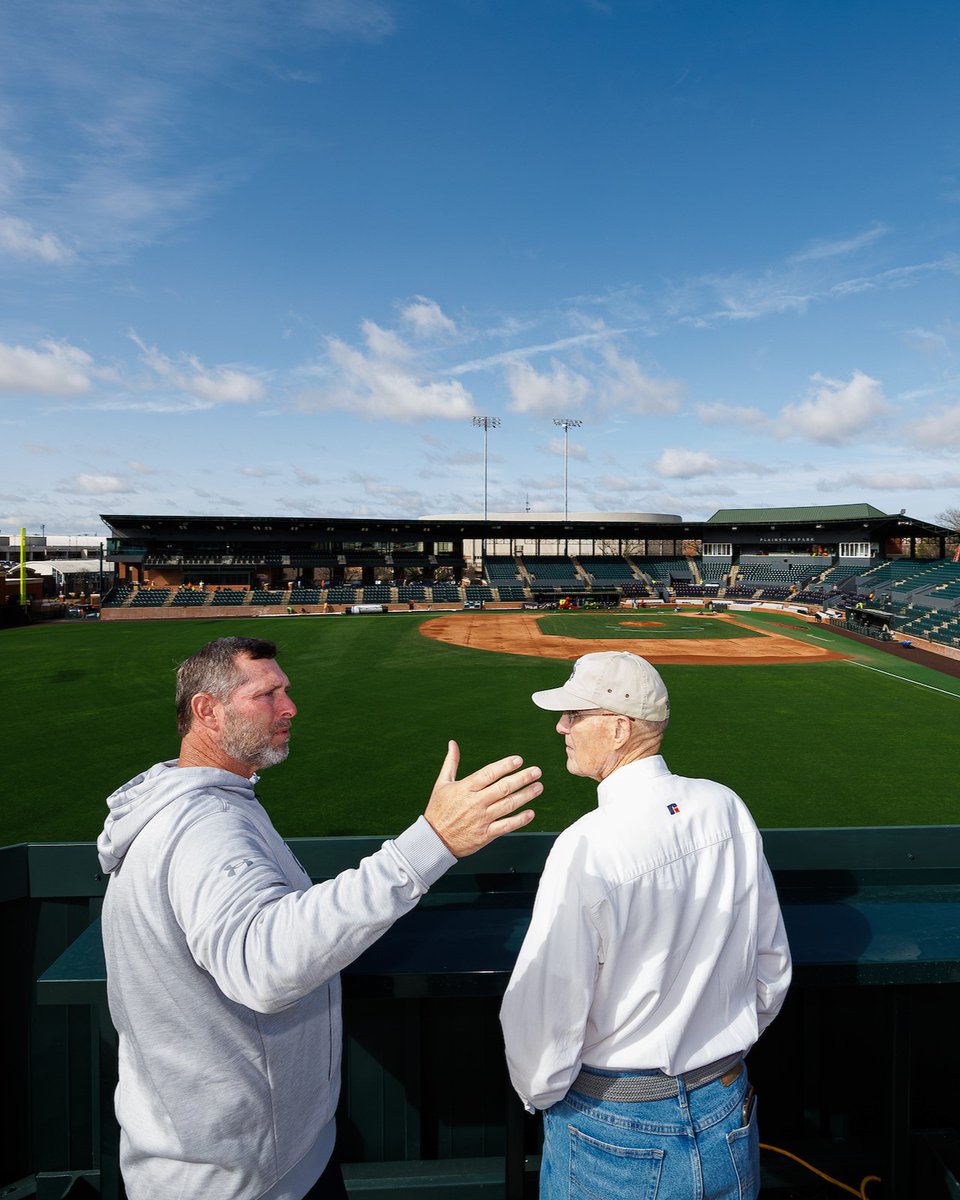 One picture, two ABCA Coaches of the Year.

Past and present, we're honored to have these two on our side. 

#WarEagle