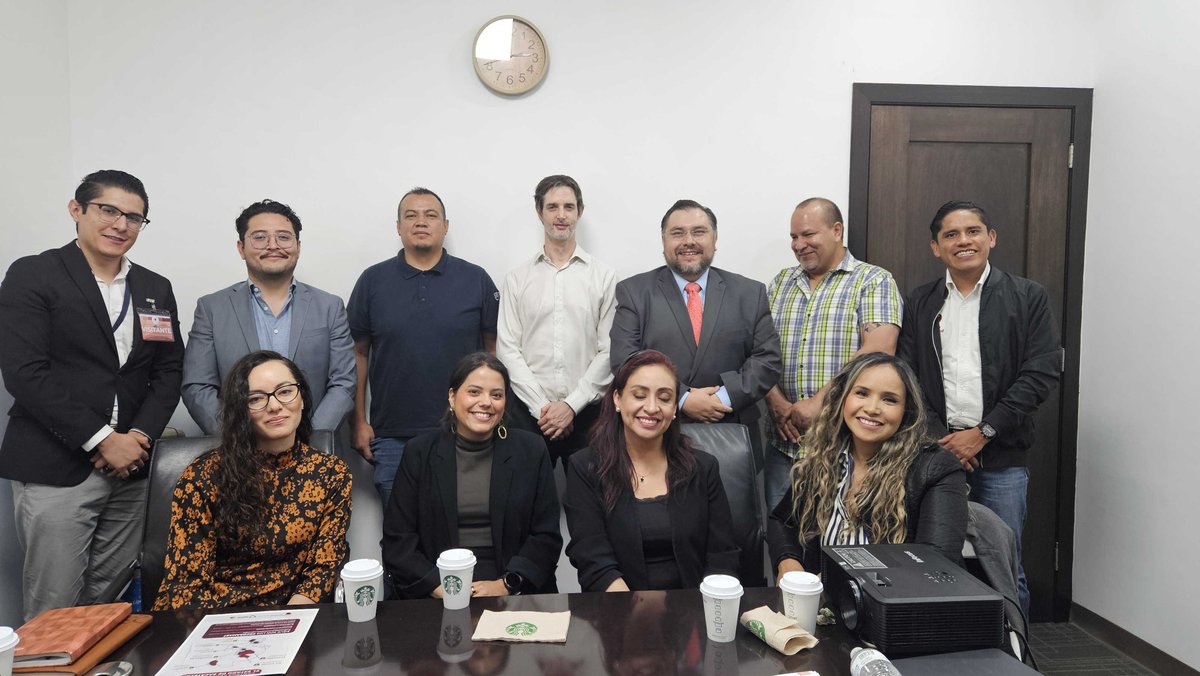 En el marco de la Estrategia de Disuasión Focalizada, sumamos esfuerzos para fortalecer la prevención y respuesta ante la violencia familiar en Zacatecas. Presentamos avances a colectivas feministas, y fortalecimos la colaboración con la Secretaría de Salud y de las Mujeres.