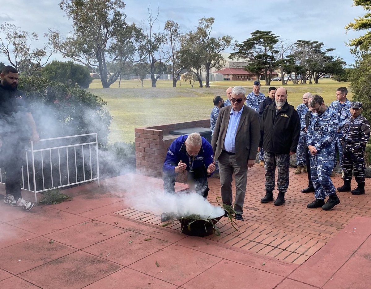 ADFTrngC's tweet image. Recently DITC supported Reconciliation Day with Indigenous Elders and families. An 🇮🇩 student reflected “It reminded us of nature, homeland and ancestors - both here in Australia, and back home. We can see commonalities.” | #ADFDITC #StrongerTogether #ForTheFutureWeLearn